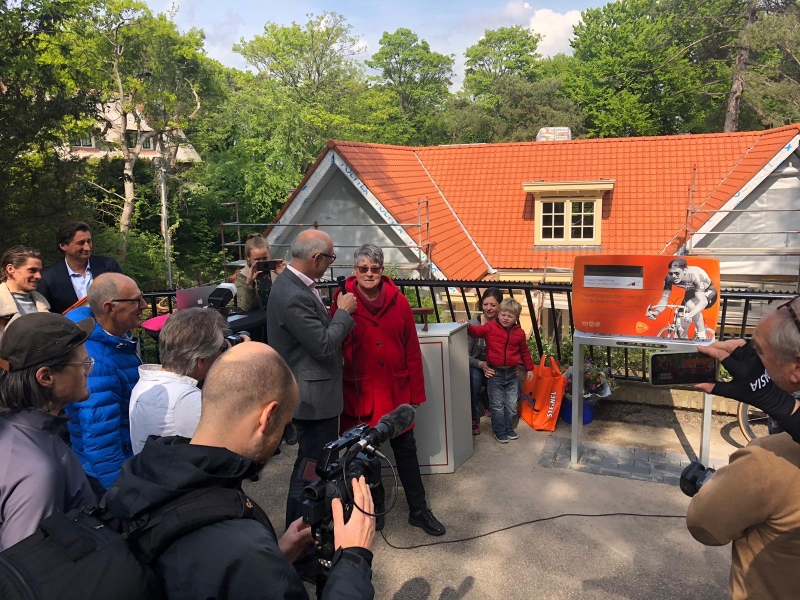 Onthulling hoogste punt Kopje van Bloemendaal